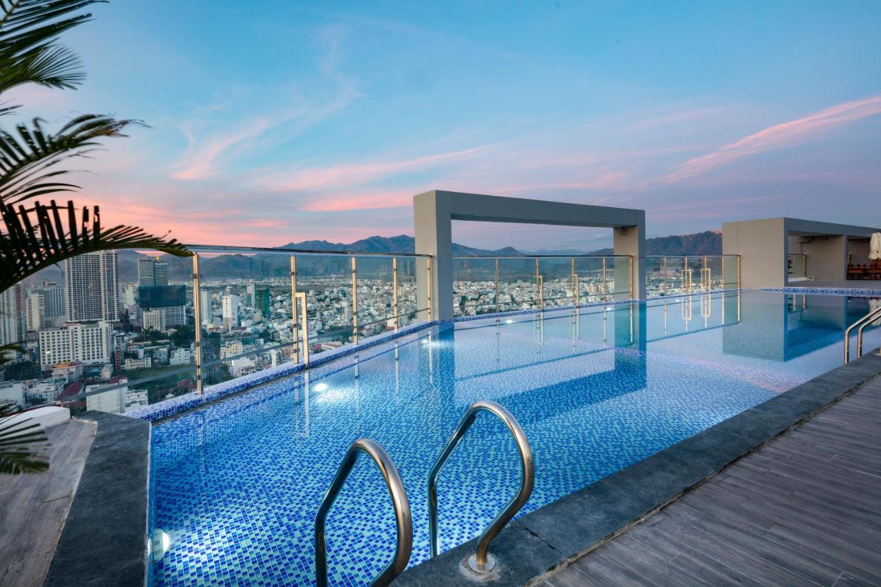 Dqua Hotel Nha Trang Exteriör bild