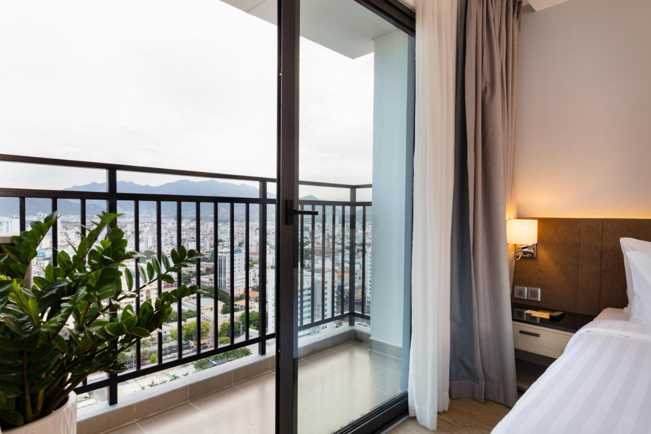 Dqua Hotel Nha Trang Exteriör bild