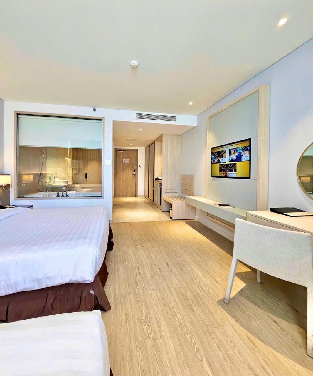 Dqua Hotel Nha Trang Exteriör bild